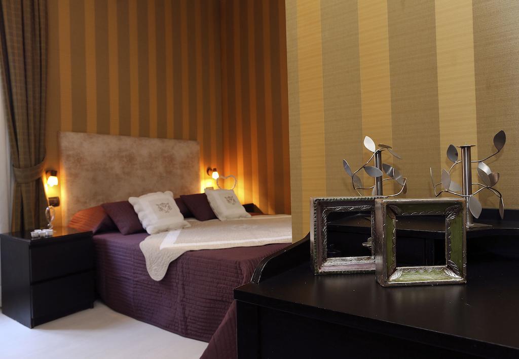 Caracciolo Guest House Рим Экстерьер фото